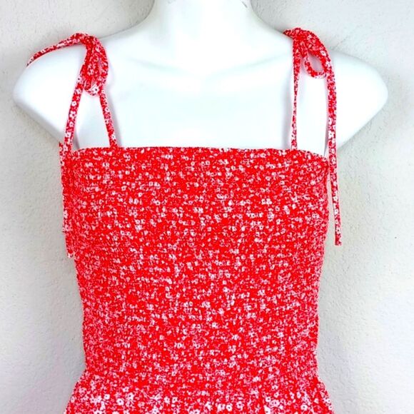 Blu Pepper Red Floral Wide Leg Sleeveless Jumpsuit sz L - Picture 3 of 10